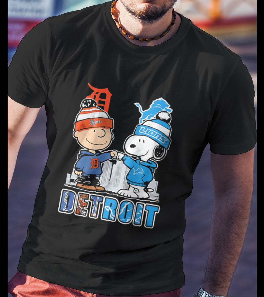 Charlie Brown Snoopy Detroit Tigers Lions Fist Bump Peanuts T-Shirt