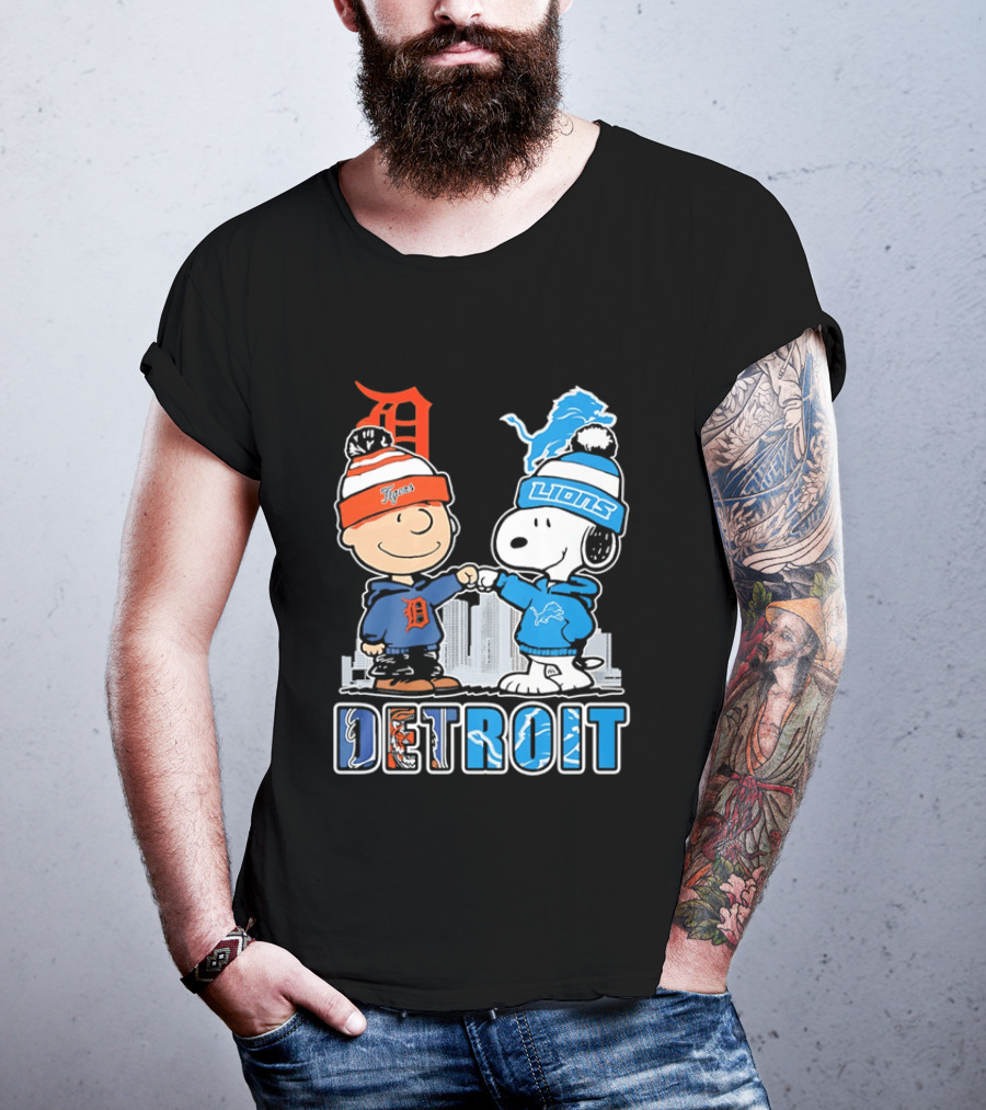 Charlie Brown Snoopy Detroit Tigers Lions Fist Bump Peanuts T-Shirt