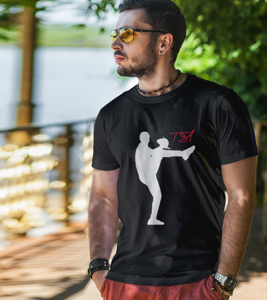 T61 Tarik Skubal Pitching Pose Los Angeles T-Shirt