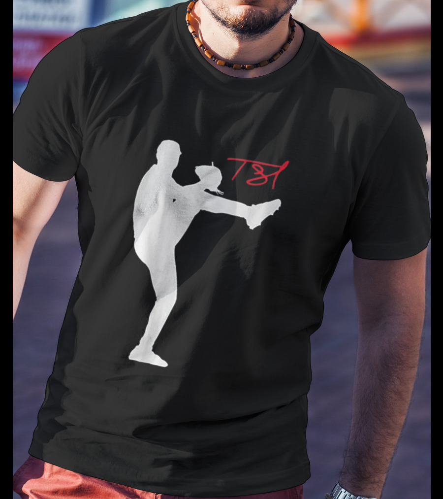 T61 Tarik Skubal Pitching Pose Los Angeles T-Shirt