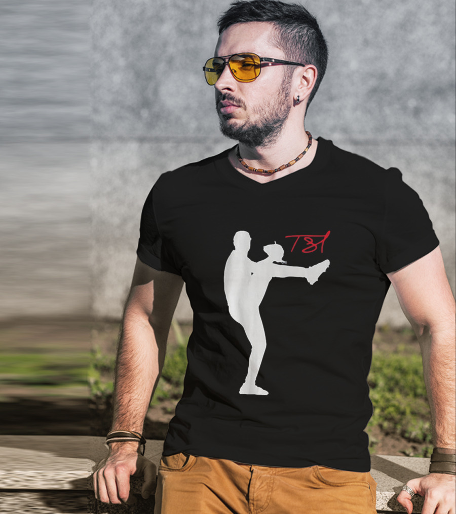 T61 Tarik Skubal Pitching Pose Los Angeles T-Shirt