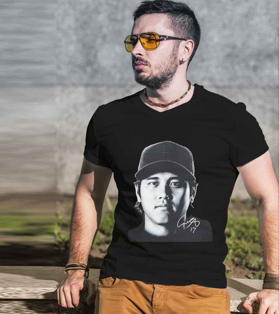 Shohei Ohtani LA Dodgers Cap Signature 17 T-Shirt