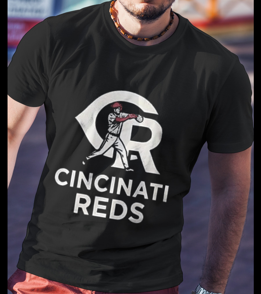 Cincinnati Reds Skull Crossing Bats Baseball Logo Sports Fan T-Shirt