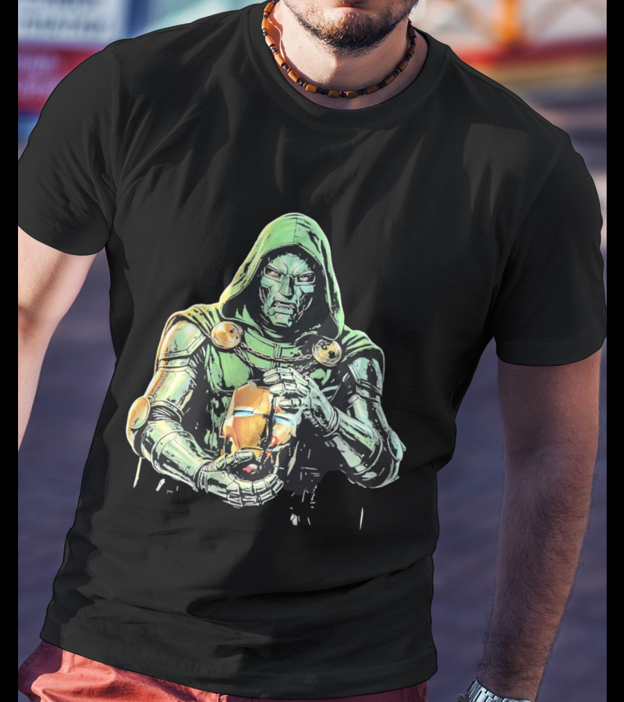Doctor Doom Marvel Holding Broken Iron Man Mask Iconic Showdown T-Shirt