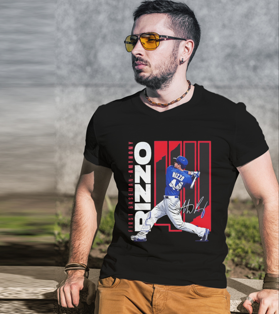 First Baseman Anthony Rizzo Swinging Action 44 Distressed T-Shirt