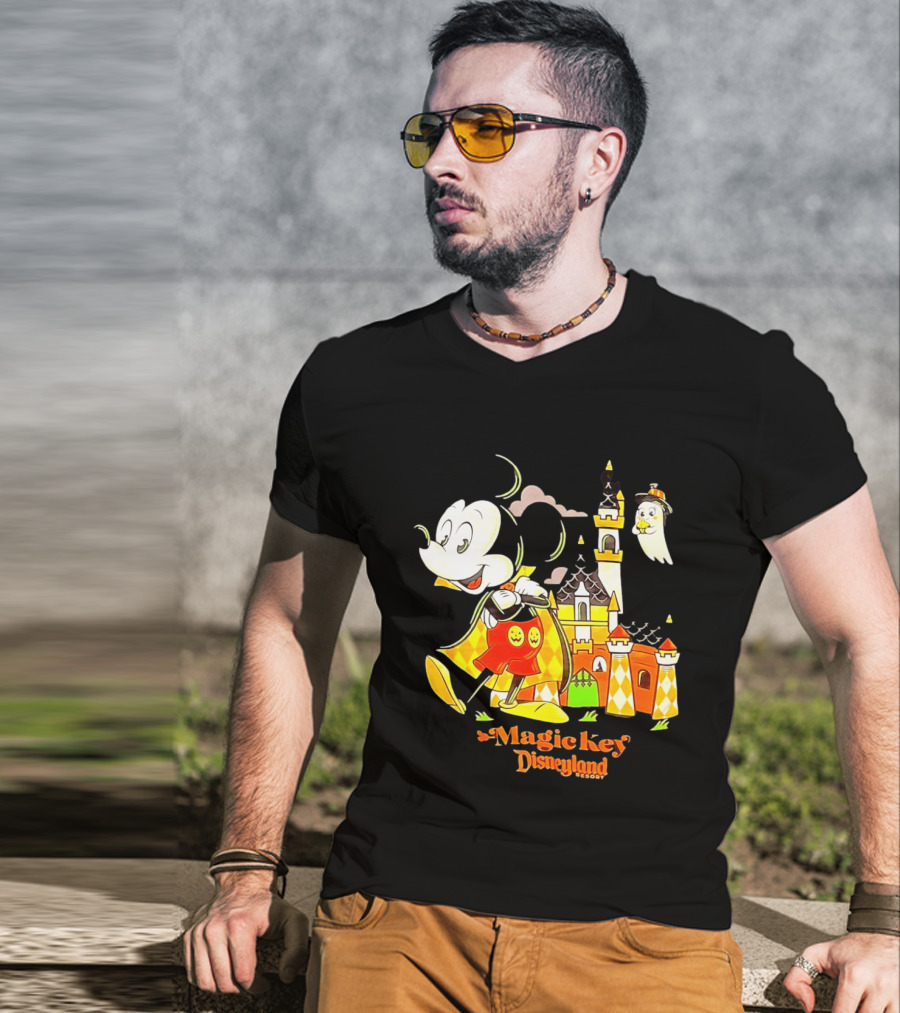 Mickey Mouse Magic Key Disneyland Resort Halloween Castle Ghost T-Shirt