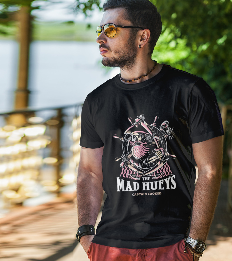 The Mad Hueys Captain Cooked Bearded Pirate Skull Ship Wheel Cutlasses Adventure T-Shirt