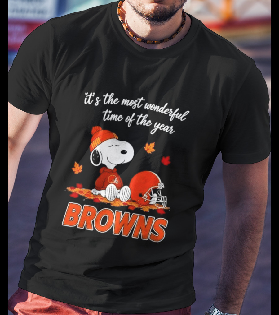 Cleveland Browns Snoopy It's The Most Wonderful Time Of The Year Autumn Leaves Helmet T-Shirt