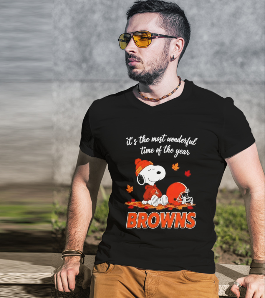 Cleveland Browns Snoopy It's The Most Wonderful Time Of The Year Autumn Leaves Helmet T-Shirt