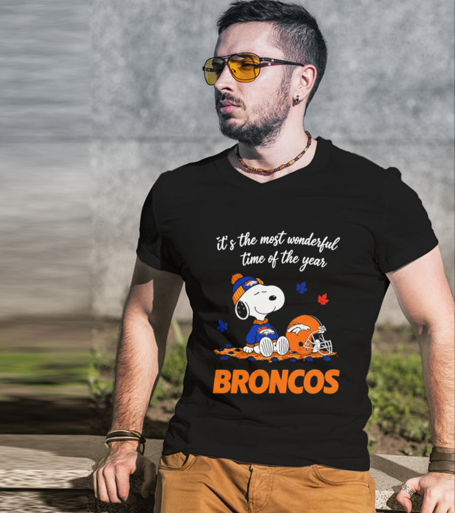 Denver Broncos Snoopy Its The Most Wonderful Time Of Year Autumn Leaves T-Shirt