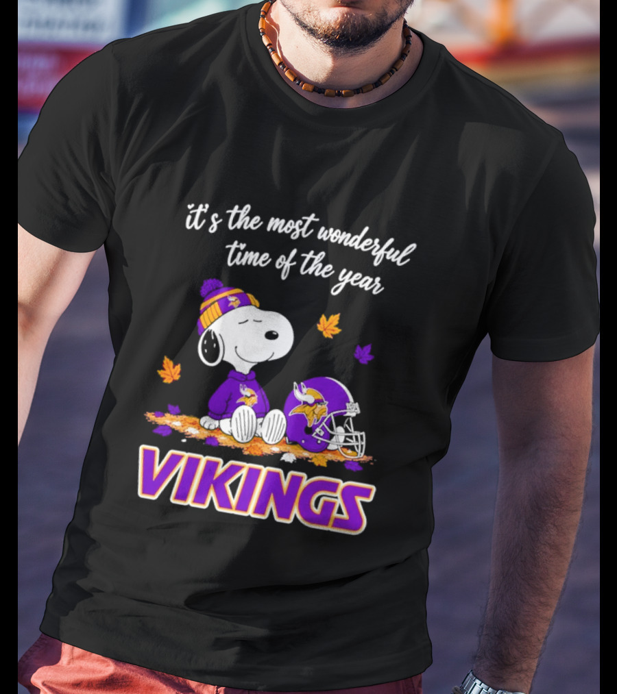 Minnesota Vikings It's The Most Wonderful Time Of The Year Snoopy Sitting Helmet Autumn Leaves T-Shirt