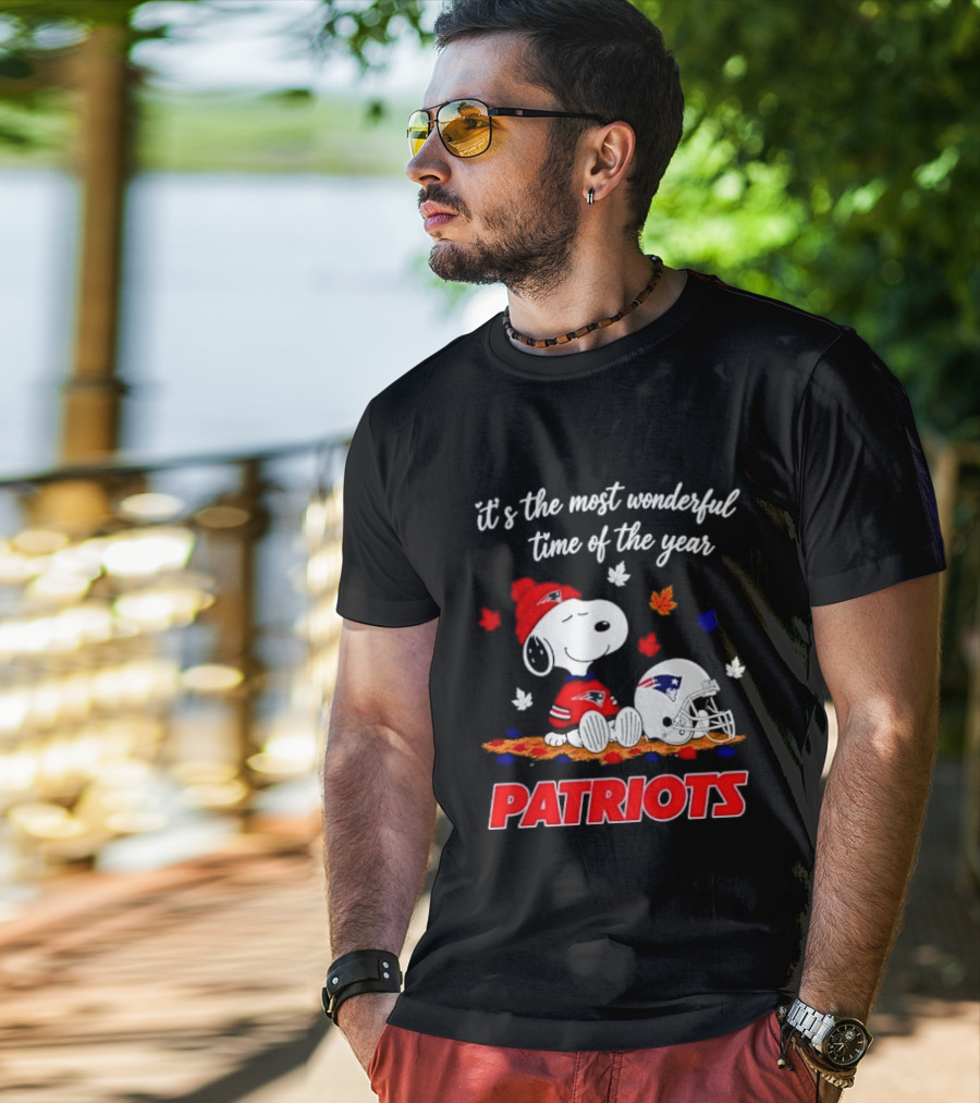 New England Patriots Snoopy It's The Most Wonderful Time Of The Year Autumn Leaves T-Shirt