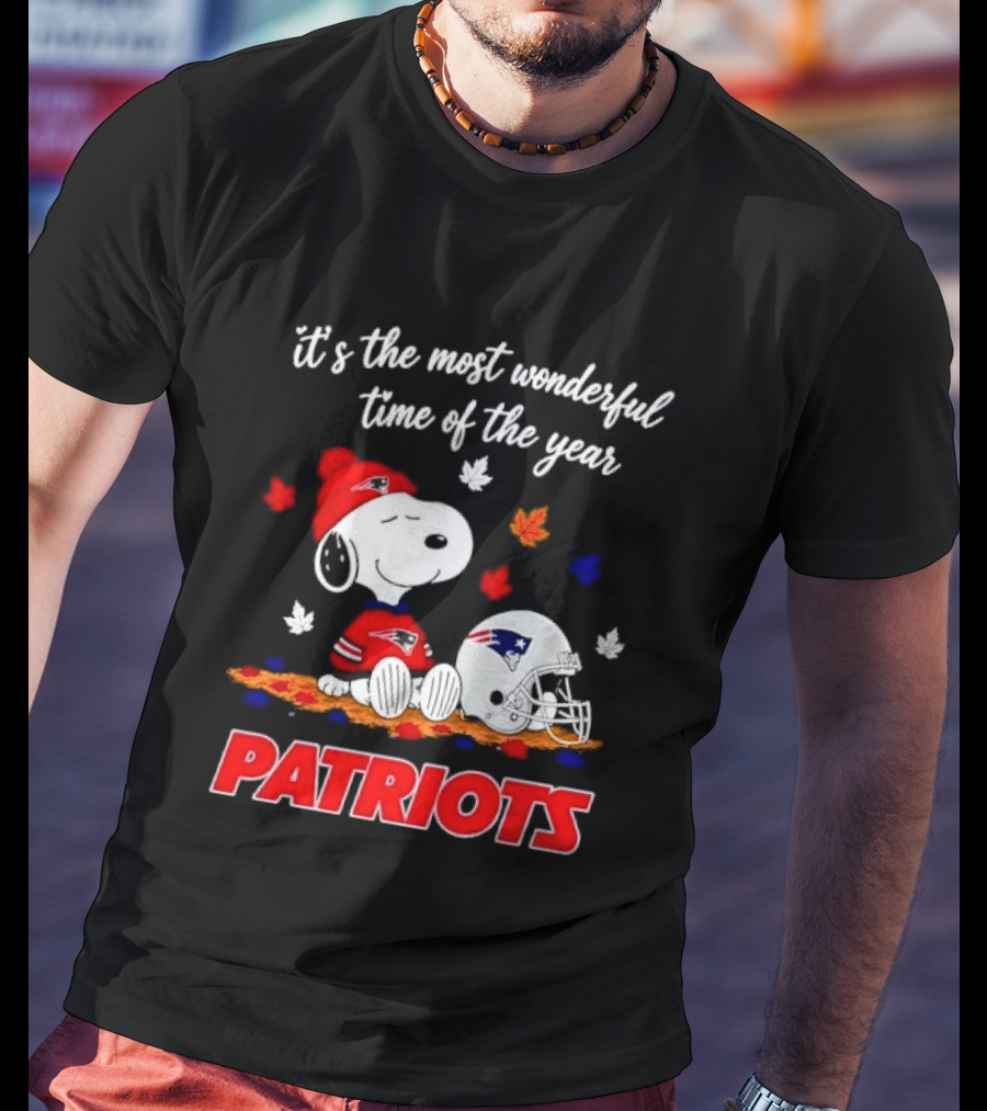 New England Patriots Snoopy It's The Most Wonderful Time Of The Year Autumn Leaves T-Shirt