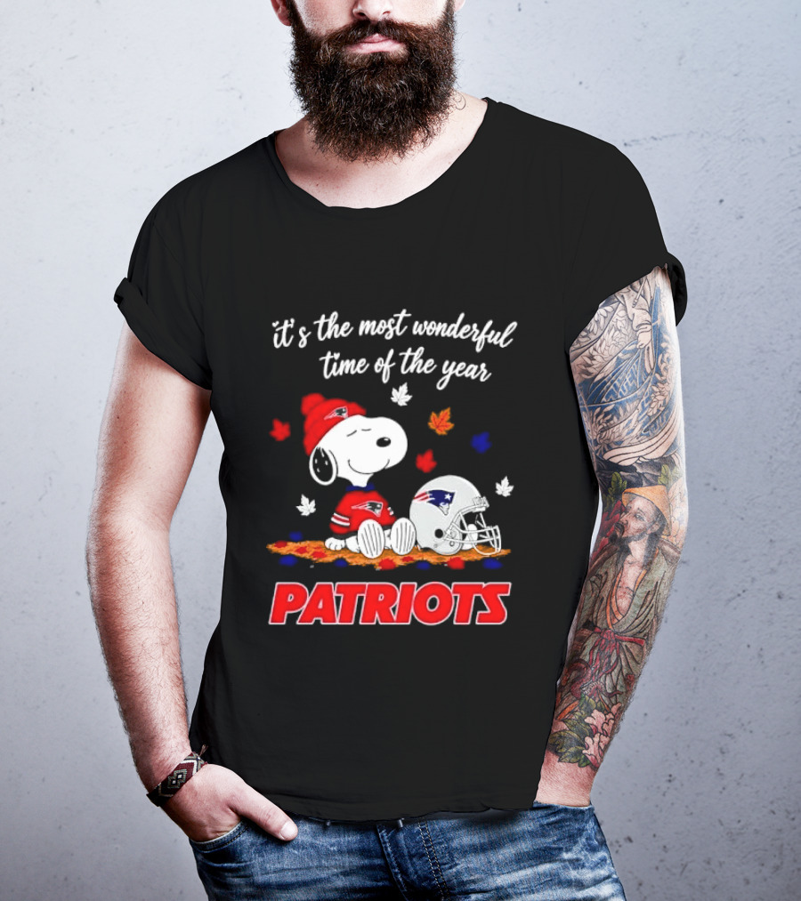 New England Patriots Snoopy It's The Most Wonderful Time Of The Year Autumn Leaves T-Shirt