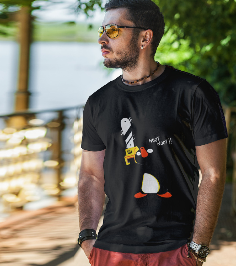 Pingu Chainsaw Noot Noot!! T-Shirt