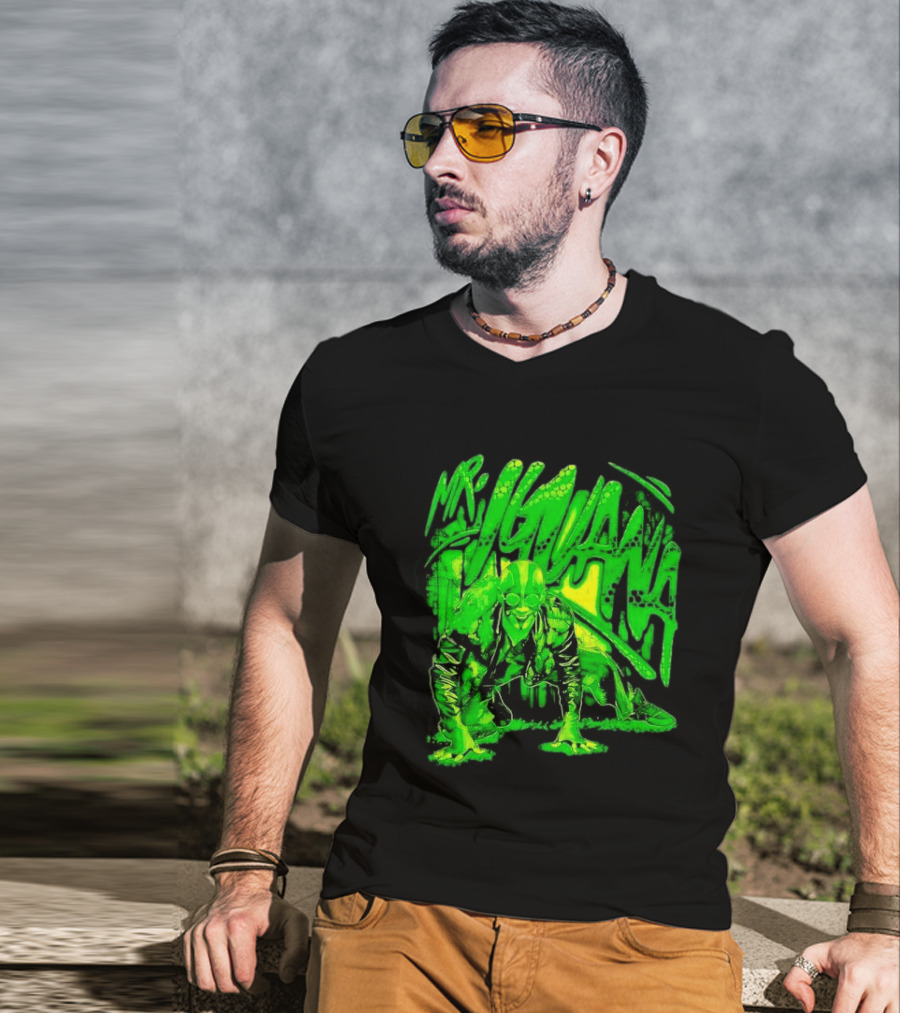 Mr Iguana Crouching Mexican Luchador Green Lizard Scale Graffiti T-Shirt