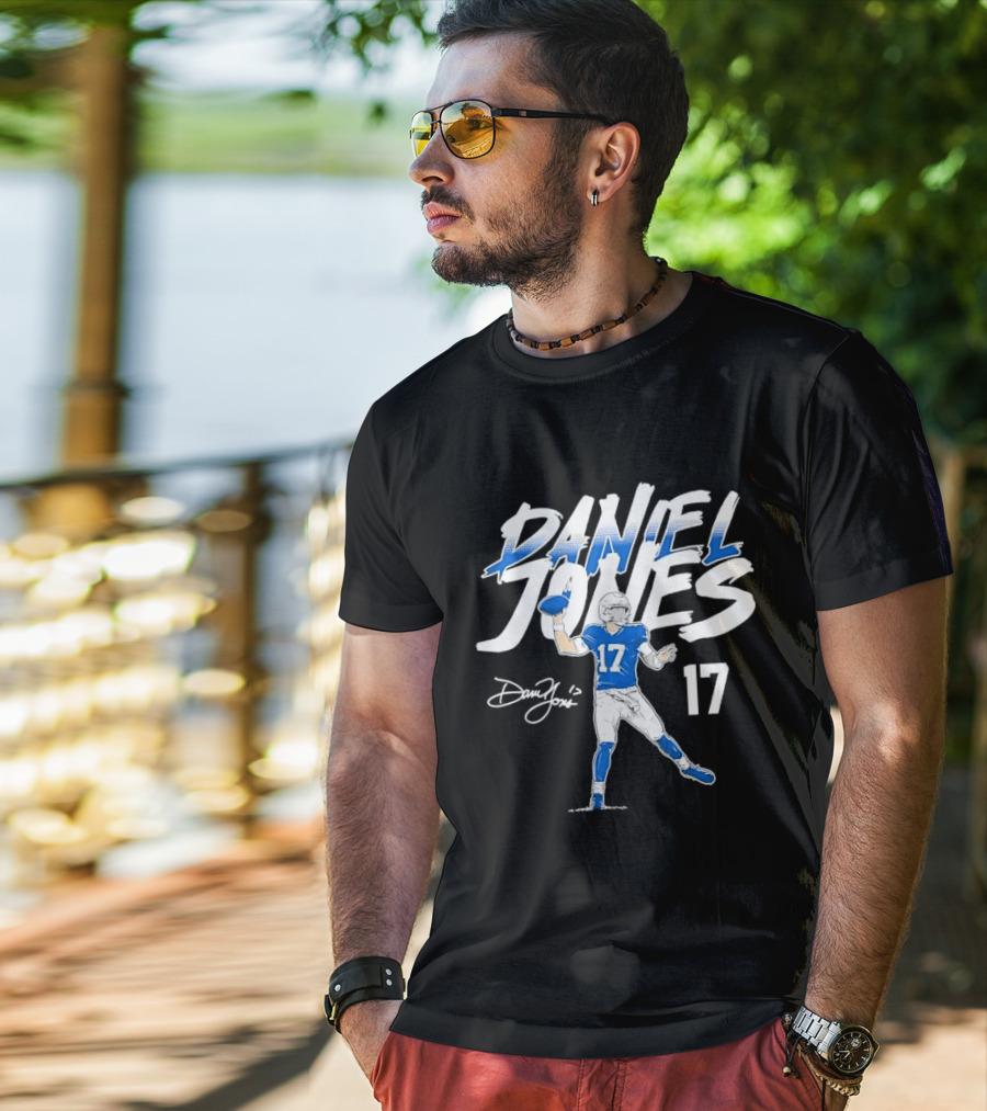 Daniel Jones 17 Quarterback Throwing Football Sketch Brushstroke T-Shirt