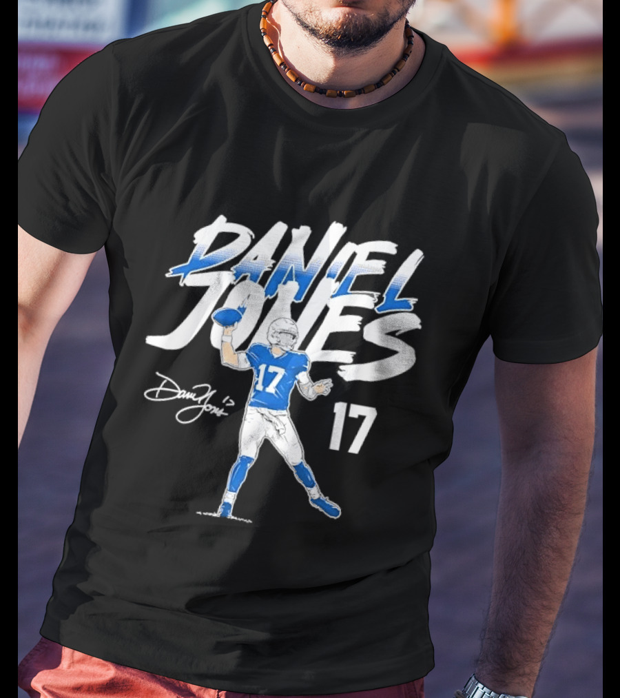 Daniel Jones 17 Quarterback Throwing Football Sketch Brushstroke T-Shirt