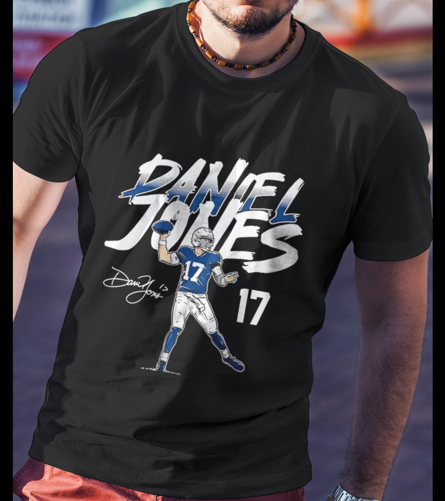Daniel Jones 17 Football Quarterback Pose Indiana T-Shirt