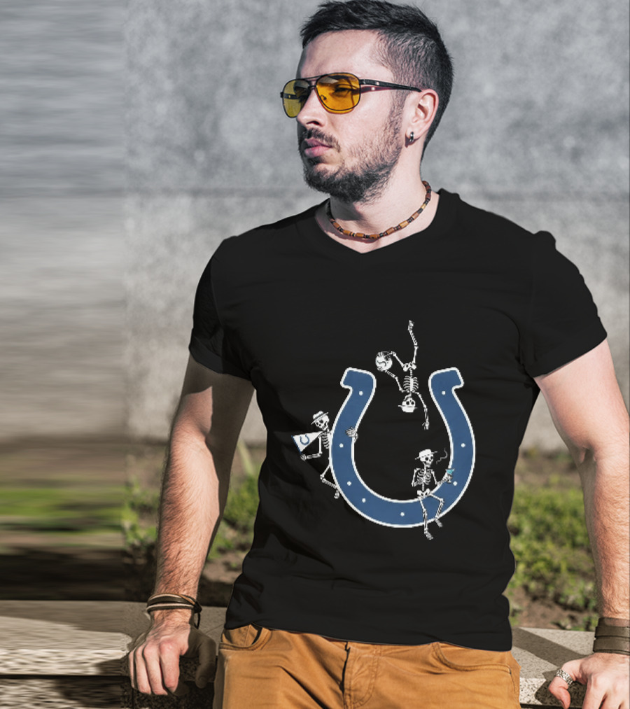 Indianapolis Colts Skeletons Celebrating With Hats And Drink By Horseshoe T-Shirt