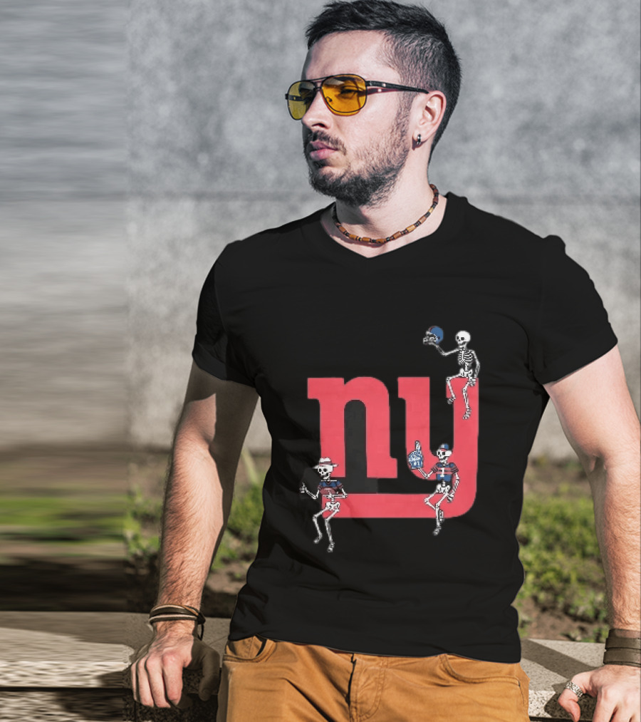 New York Giants Skeletons Dance With Football Helmets T-Shirt