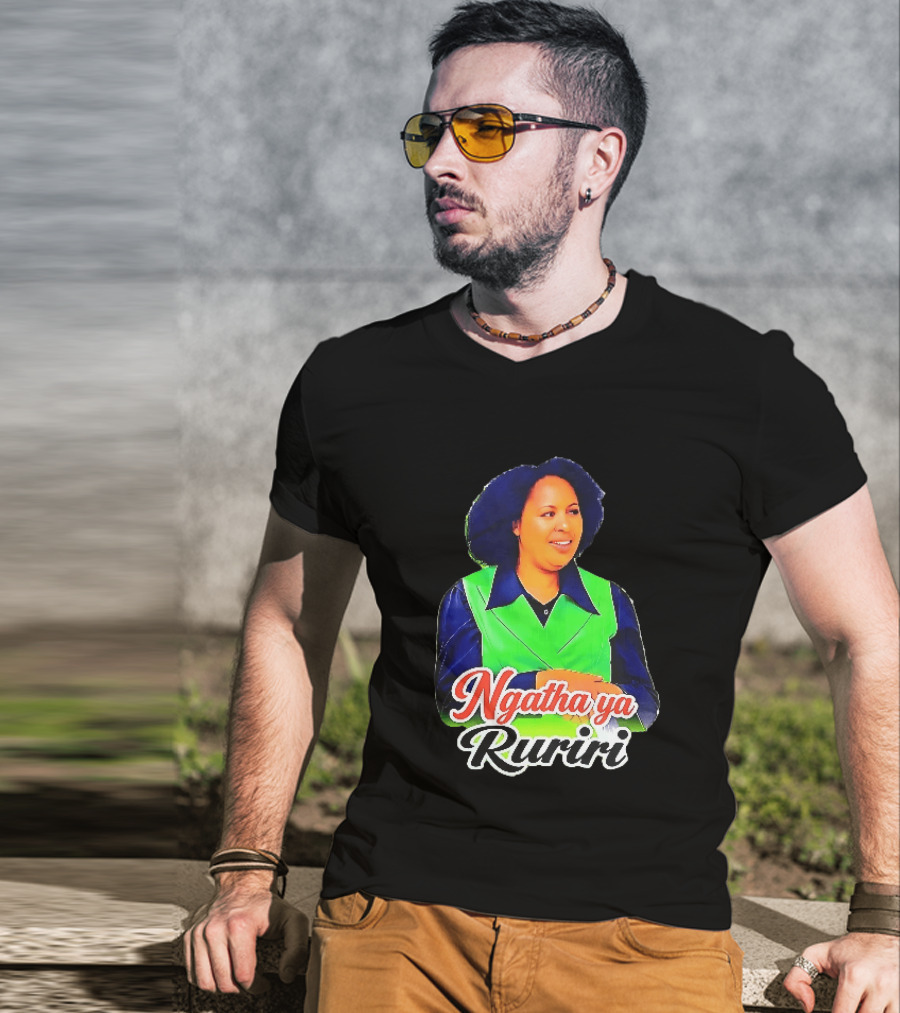 Ngatha Ya Ruriri Afro Woman In Green And Blue Outfit T-Shirt