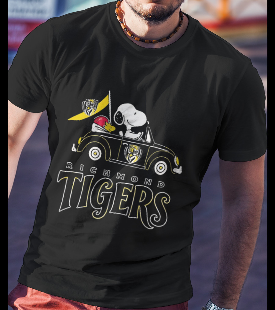 Richmond Tigers Snoopy Woodstock Driving Beetle Car T-Shirt
