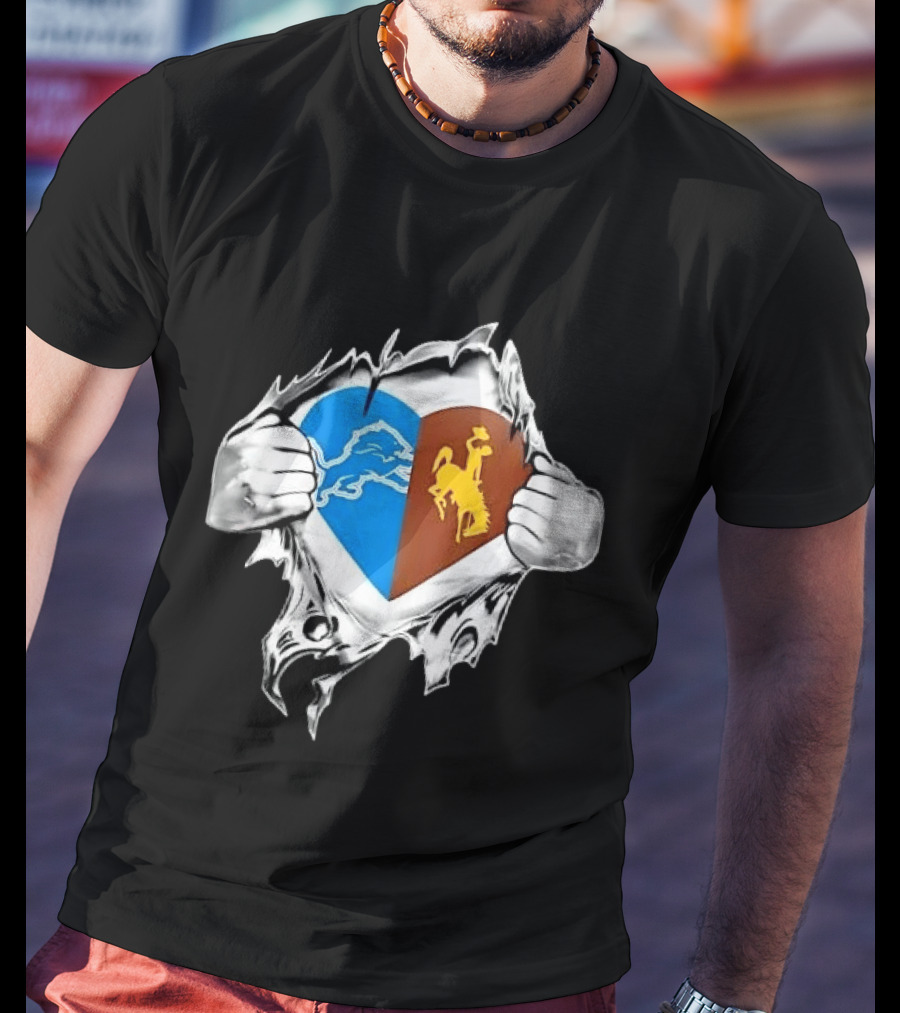 Detroit Lions Wyoming Cowboys Heart Ripped Skin T-Shirt