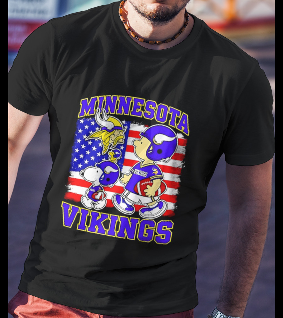 Minnesota Vikings Snoopy Woodstock American Flag Football 2026 T-Shirt