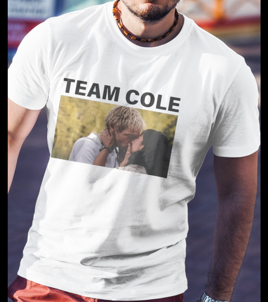 Team Cole Romantic Kiss Scene T-Shirt