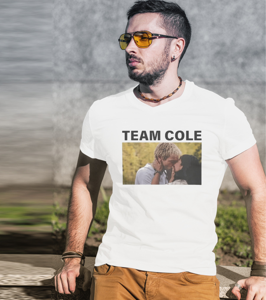 Team Cole Romantic Kiss Scene T-Shirt