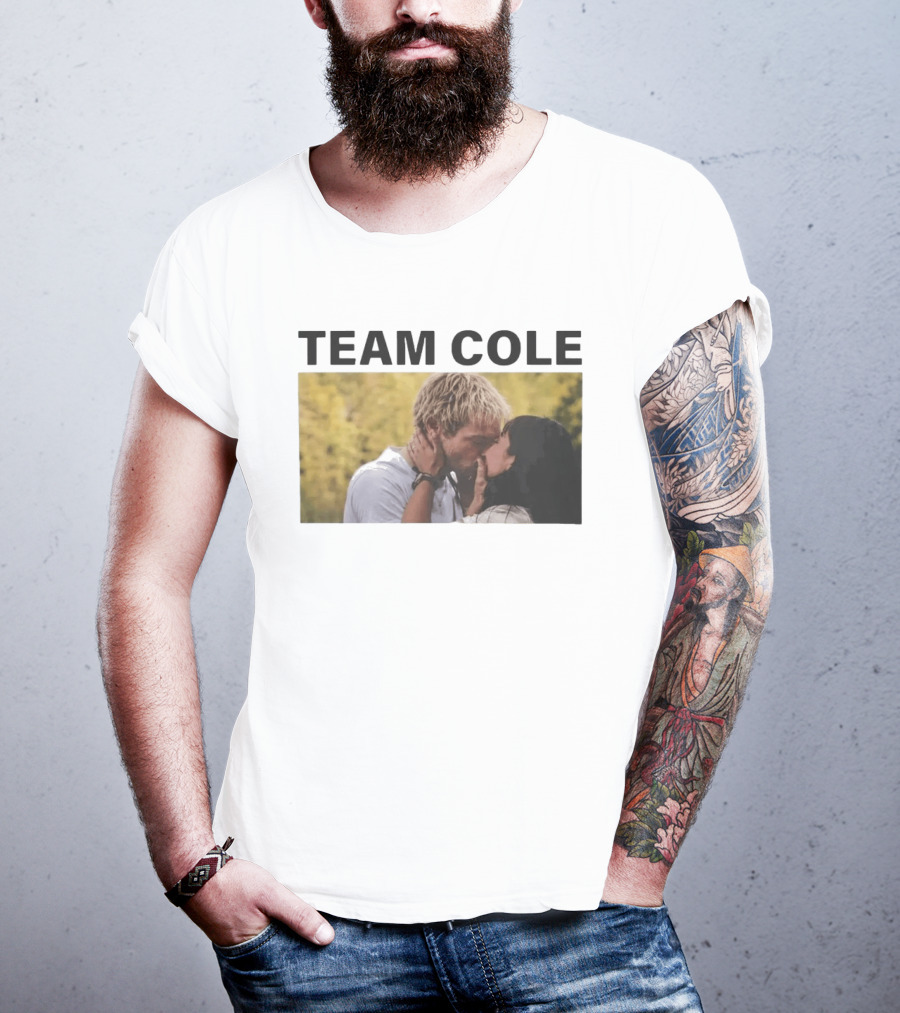 Team Cole Romantic Kiss Scene T-Shirt