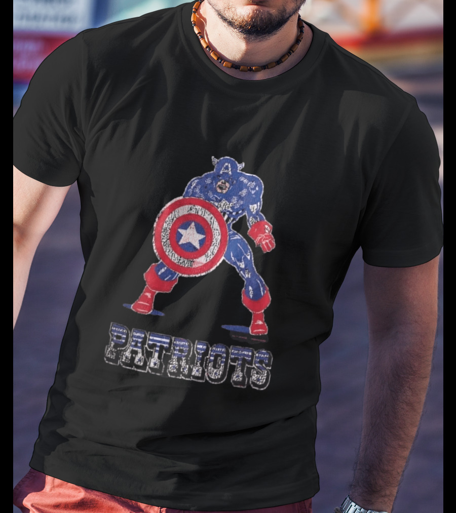 Patriots Captain America Shield Distressed Look T-Shirt