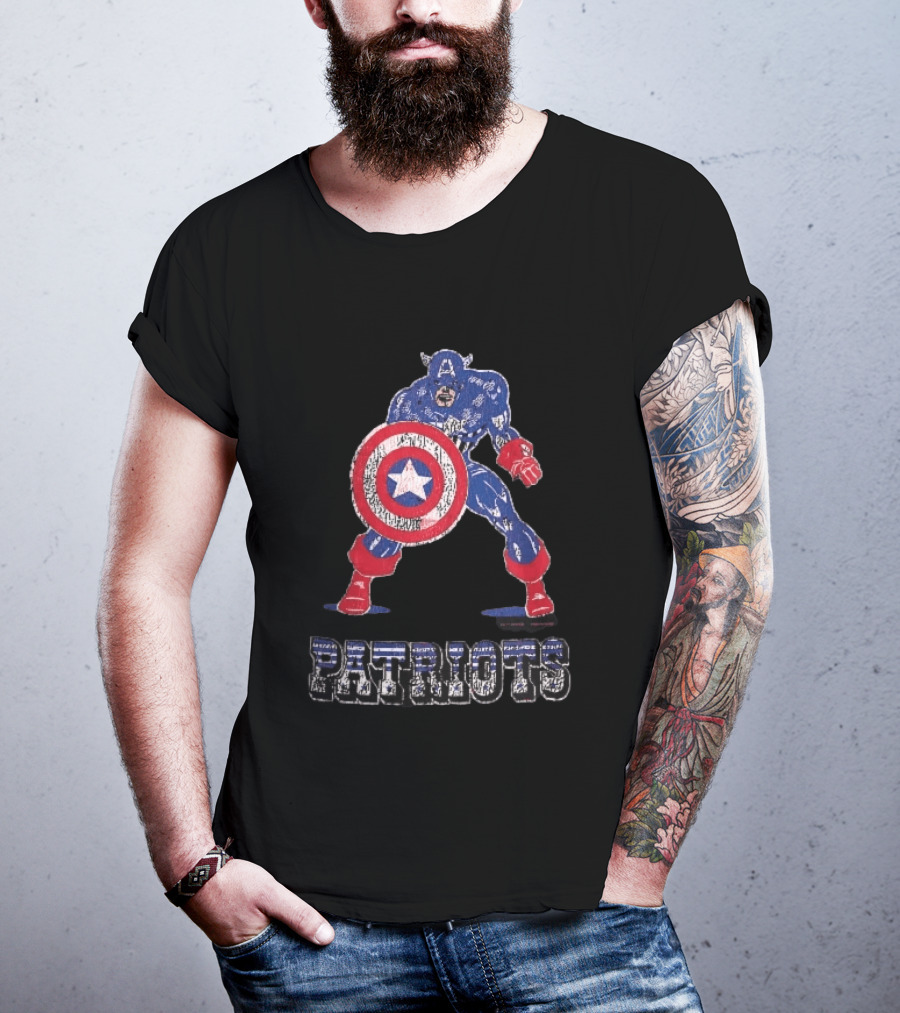 Patriots Captain America Shield Distressed Look T-Shirt