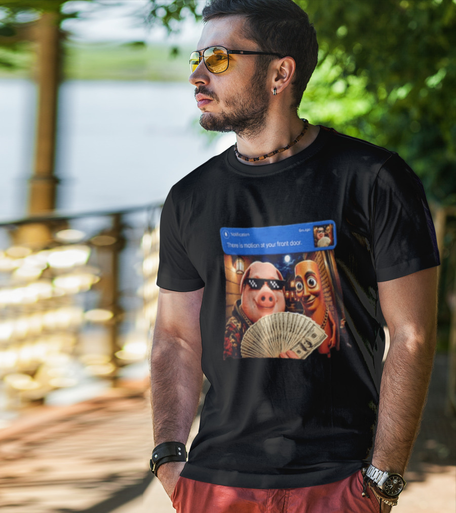 Notification Meme Pig And Wooden Man With Money Motion Alert T-Shirt