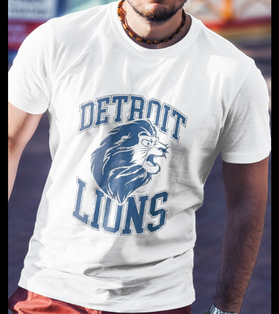 Detroit Lions Distressed Roaring Lion Head Varsity T-Shirt