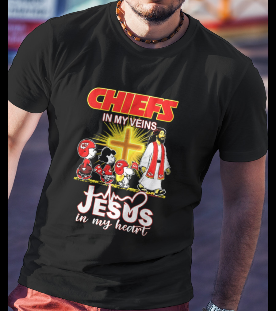 Chiefs In My Veins Jesus In My Heart Snoopy And Charlie Football T-Shirt