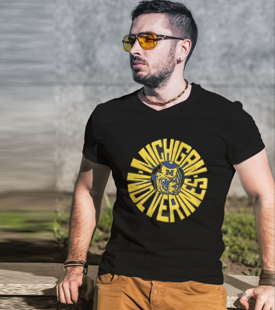 Michigan Wolverines NCAA Sailor Cap Radial Vintage Look T-Shirt