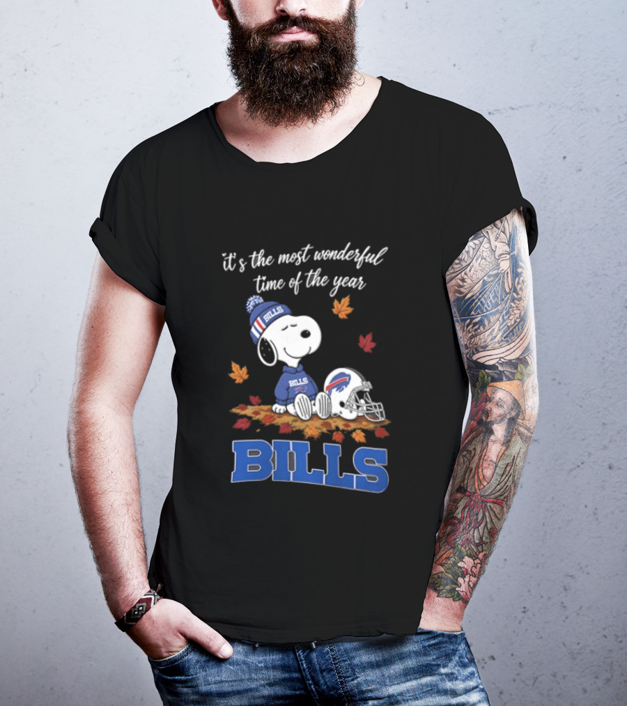 It's The Most Wonderful Time Of Year Snoopy Buffalo Bills Sitting Helmet Leaves T-Shirt