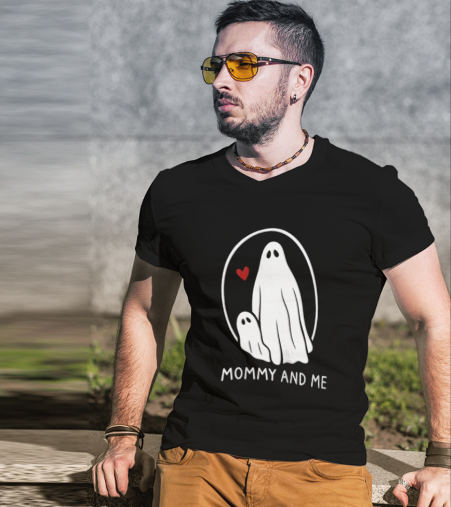 Mommy And Me Ghosts Heart Halloween Matching T-Shirt
