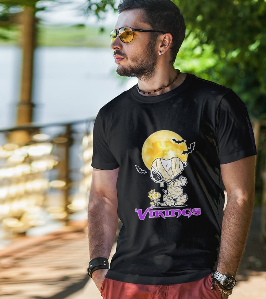 Snoopy Woodstock Vikings Halloween Mummy Moon T-Shirt