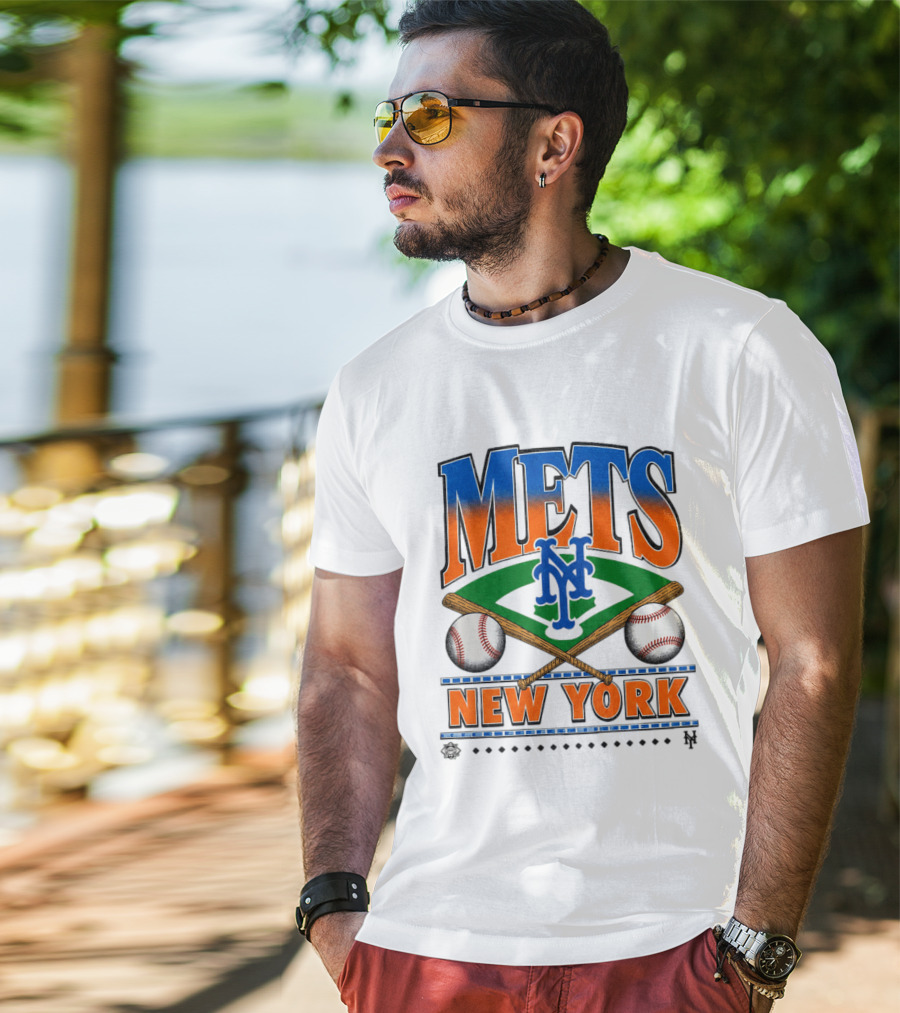 Mets New York Baseball NYC Team Two Bats Two Baseballs Crossed Bat T-Shirt