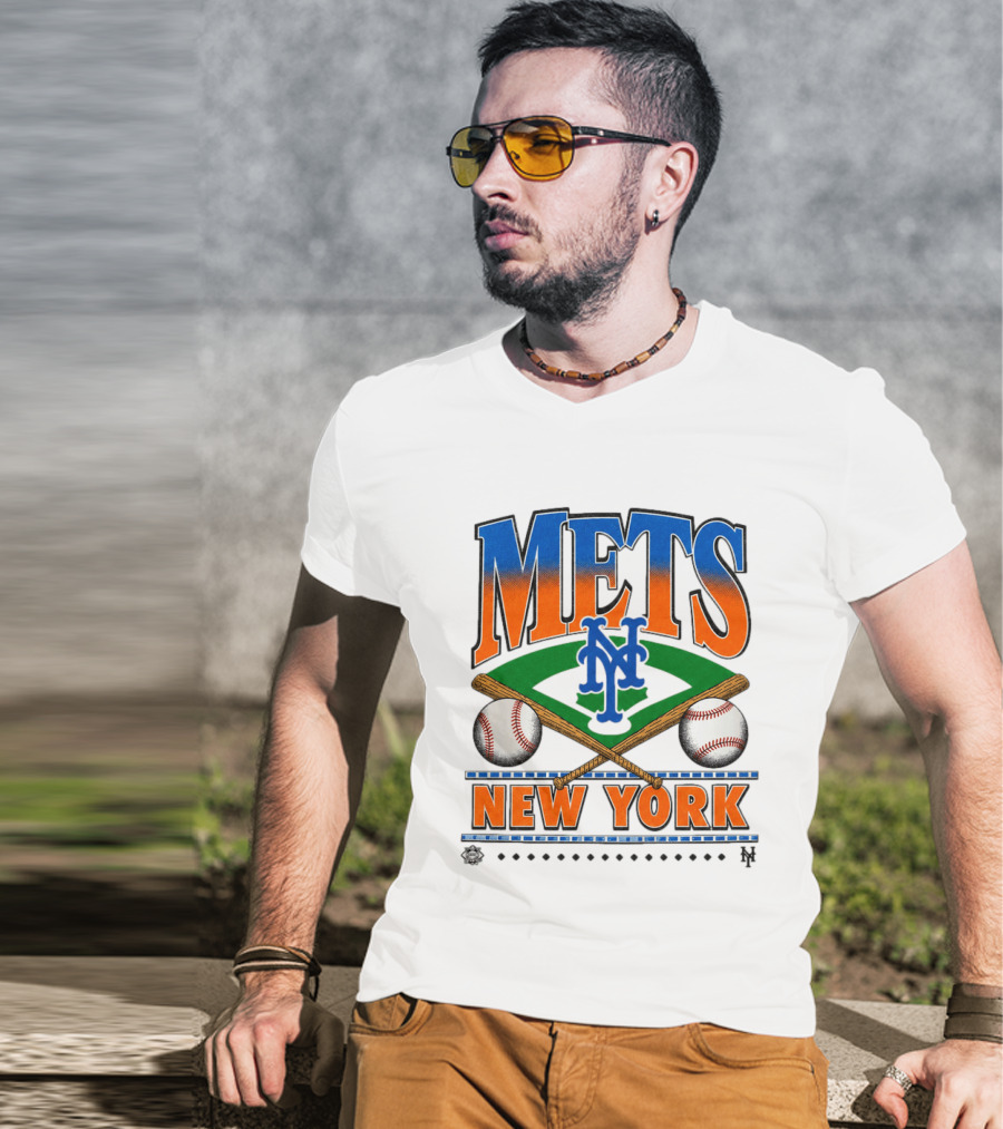 Mets New York Baseball NYC Team Two Bats Two Baseballs Crossed Bat T-Shirt