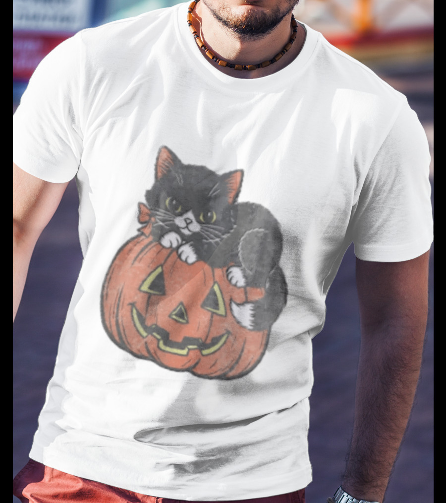 The Pumpkin Cat Halloween Black Cat On Jack O' Lantern T-Shirt