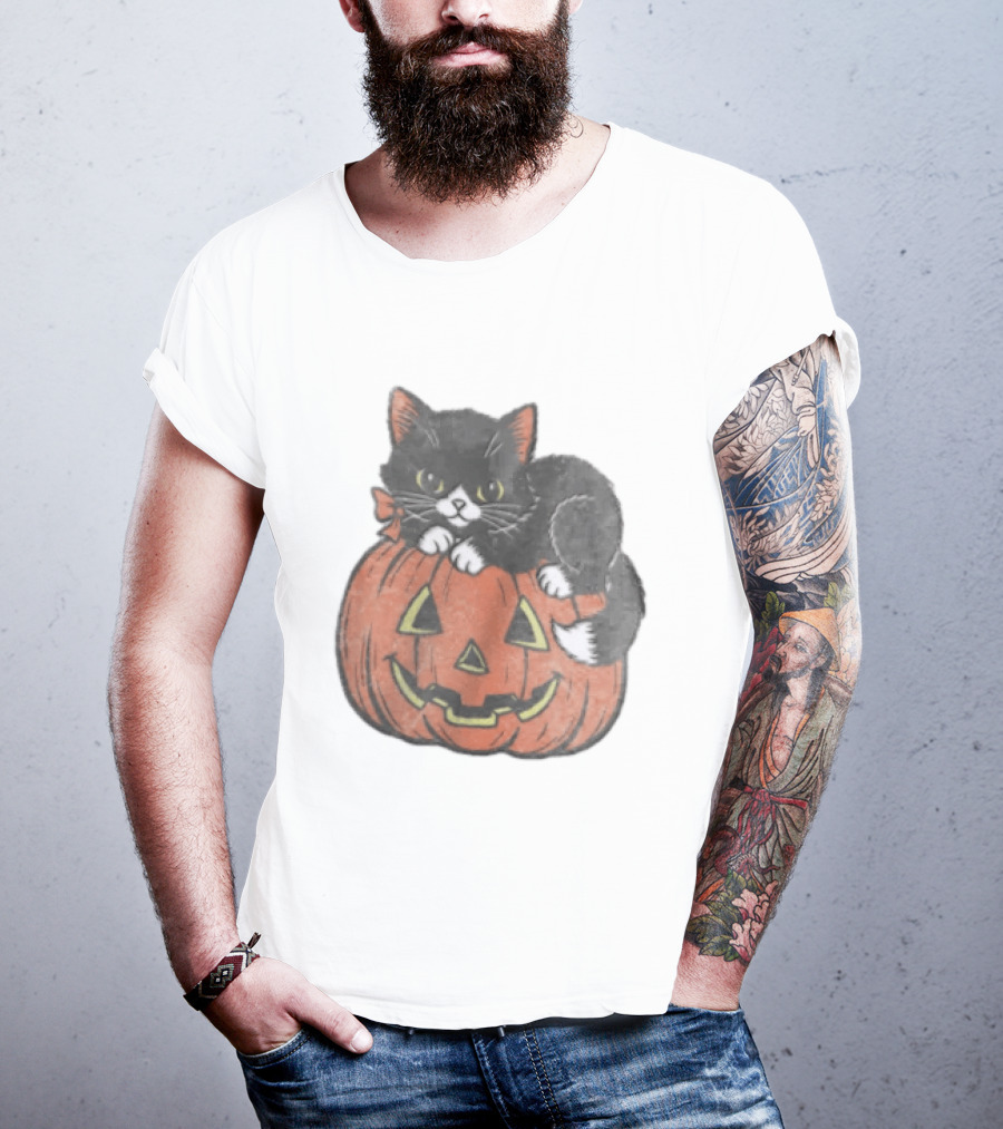 The Pumpkin Cat Halloween Black Cat On Jack O' Lantern T-Shirt