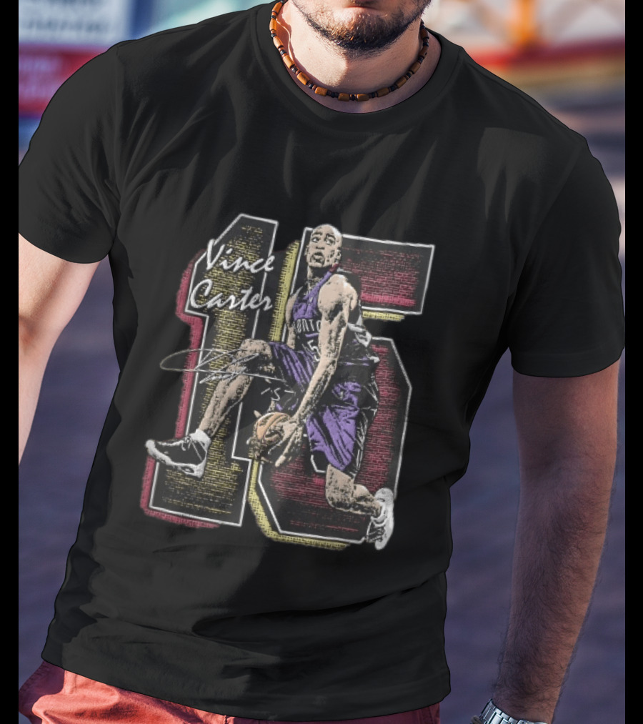 Vince Carter Toronto Raptors Number 15 Dunking Action Grunge T-Shirt