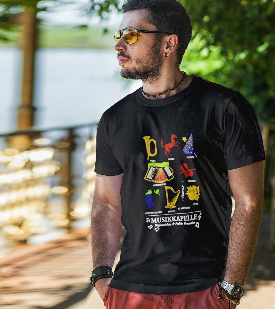 Musikkapelle Highsnobiety And Public Possession Tuba Speed Zauber Akkordeon Wolke Hopfentruabe Harfe Klarinet Löwe T-Shirt