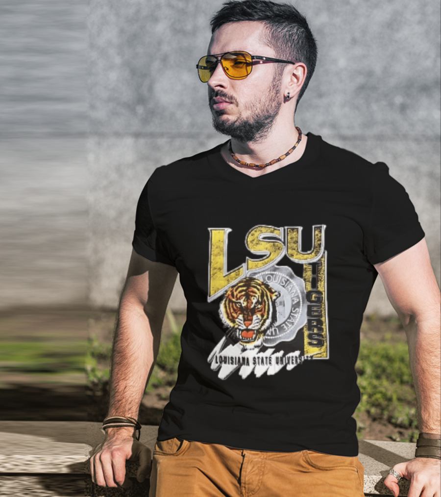 LSU Tigers Louisiana State University Tiger Head Seal Distressed T-Shirt