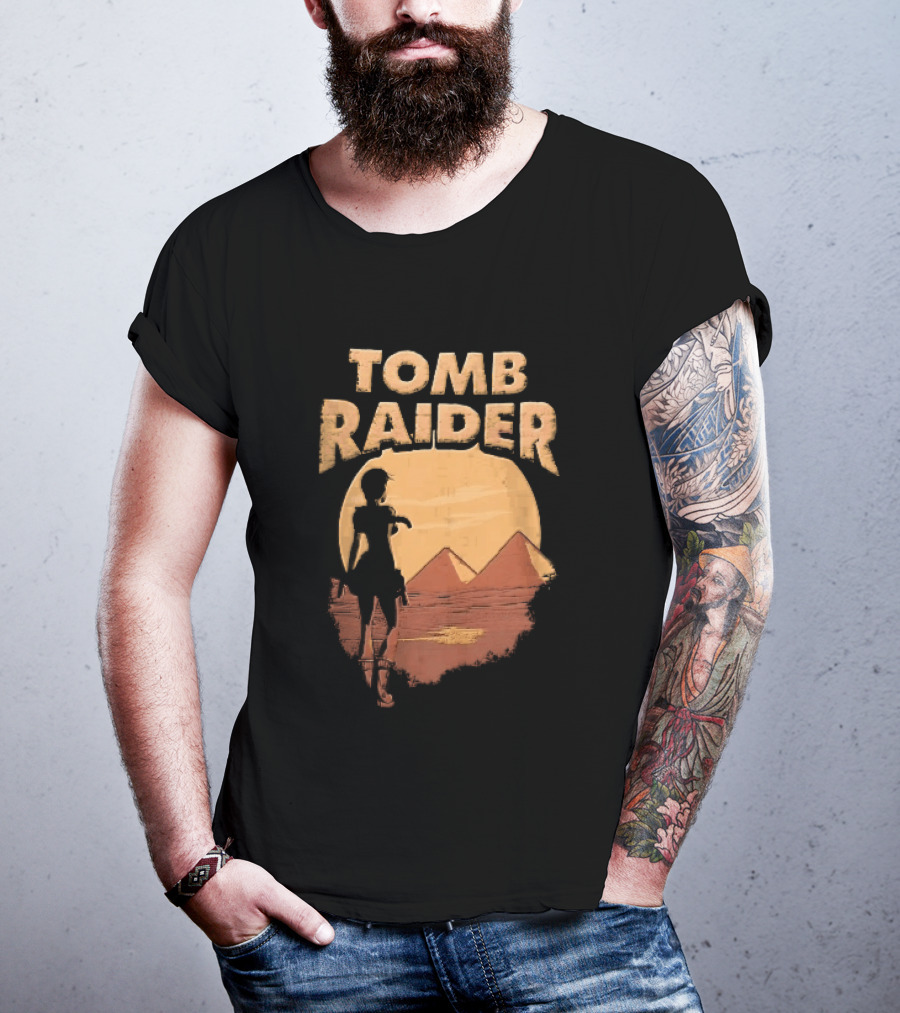 Tomb Raider Lara Croft Pyramids Desert Sunset Scene T-Shirt