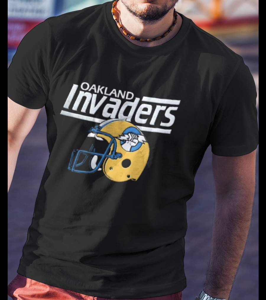 Oakland Invaders Distressed Yellow Football Helmet Vintage Style Retro Sports Memorabilia T-Shirt